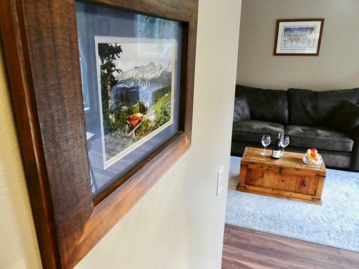 Belle Neige Suites: Whistler Exterior photo